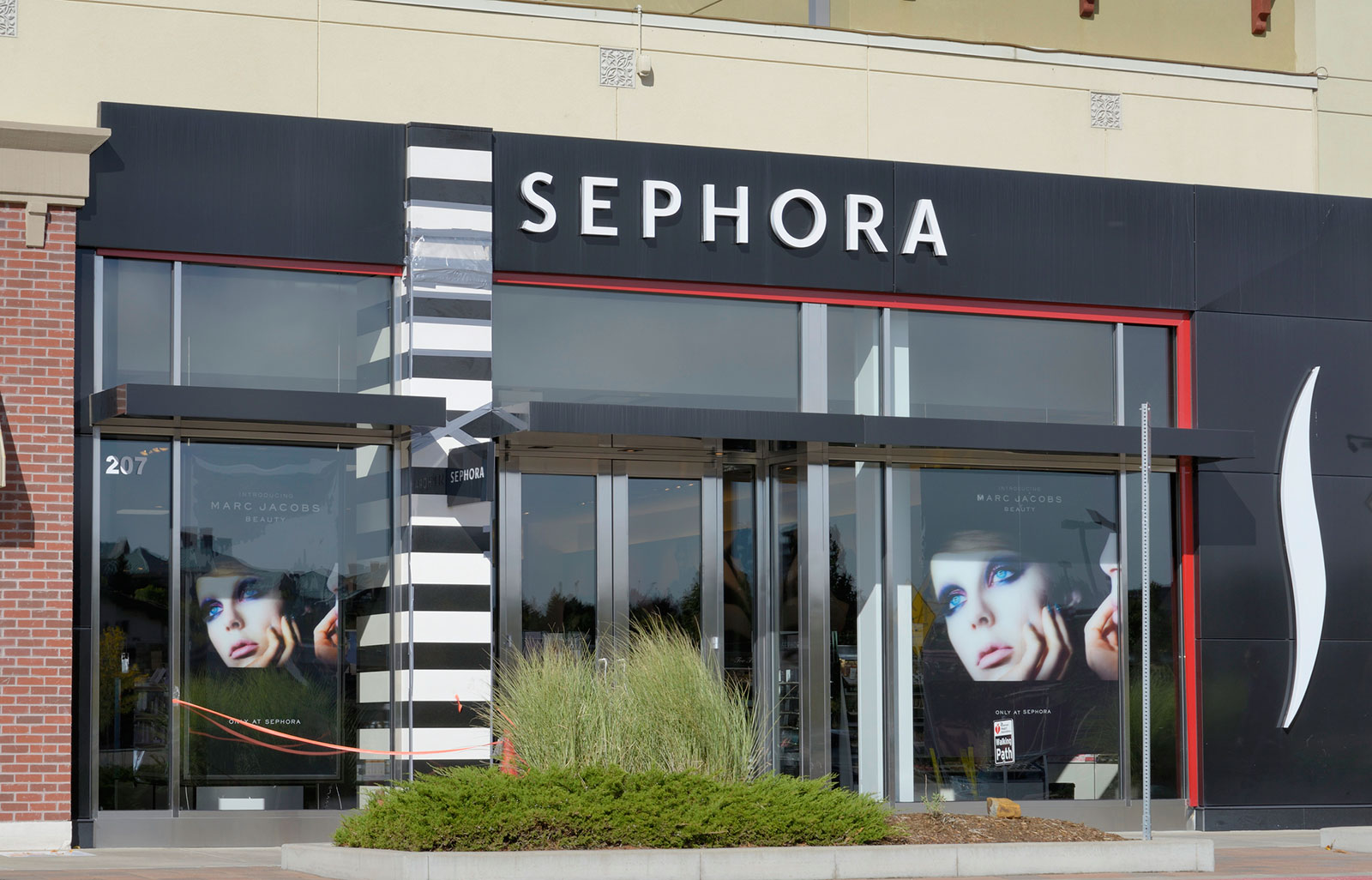 Sephora: The Omnichannel Strategy Which Redefined CX in Cosmetics